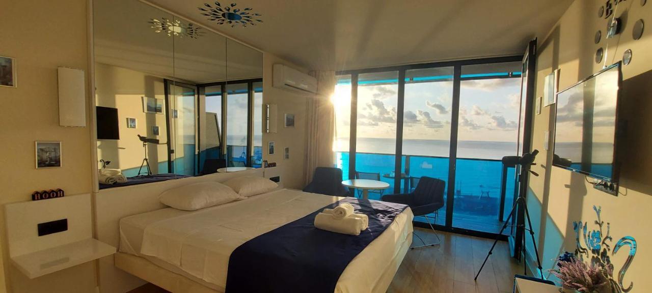 E&S Apartment - Sunset & Sea View バトゥーミ エクステリア 写真