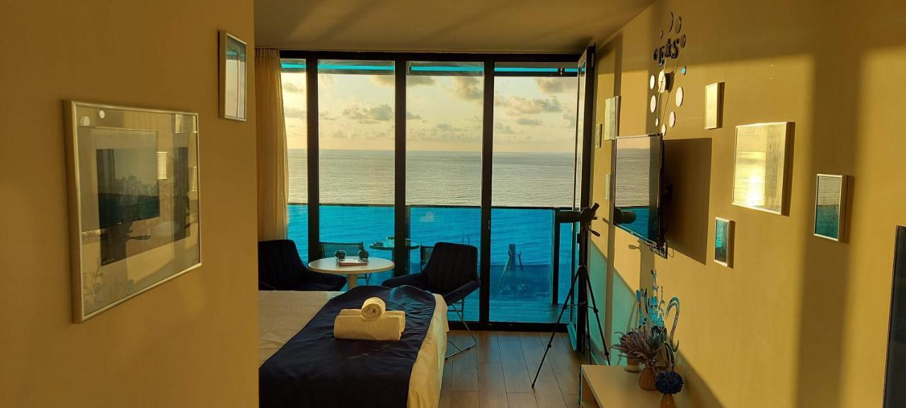 E&S Apartment - Sunset & Sea View バトゥーミ エクステリア 写真